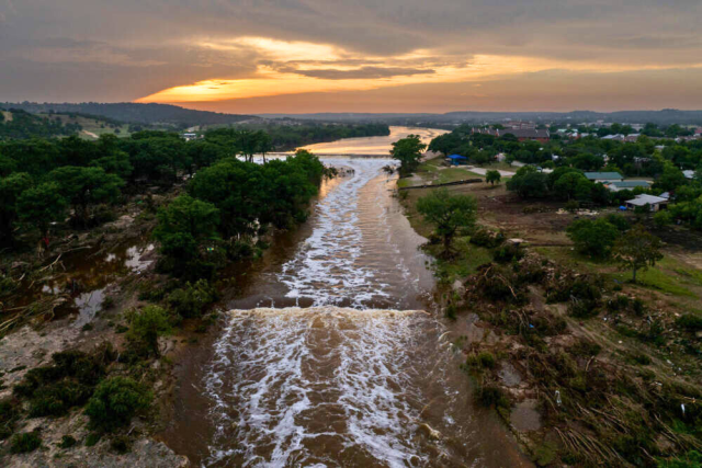 Apoyo a la salud mental en Texas tras las devastadoras inundaciones: Cómo se está reconstruyendo la comunidad