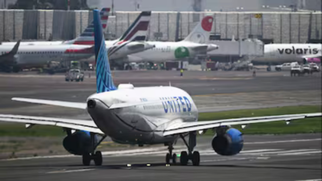 El Boeing 787 Dreamliner declara Mayday tras una avería en el motor y regresa sano y salvo al aeropuerto de Dulles.