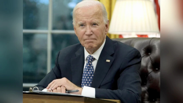 El presidente Joe Biden defiende su uso de las órdenes de clemencia y aclara que el uso del bolígrafo automático para firmar es legal y justificado. Conozca la controversia y la historia detrás de esta práctica presidencial.