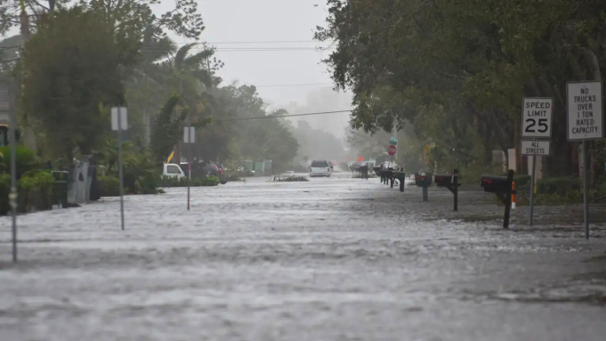 Inundaciones repentinas en Nueva Jersey autopista sumergida y estado de emergencia declarado