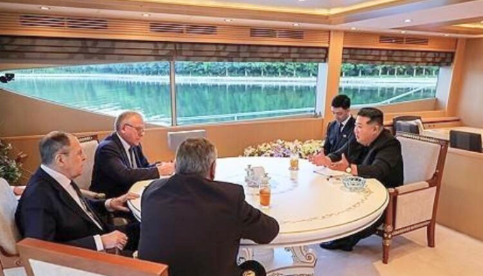 Kim Jong-un reafirma su apoyo incondicional a Rusia en la guerra de Ucrania Kim Jong-un reafirma su apoyo incondicional a Rusia en la guerra de Ucrania