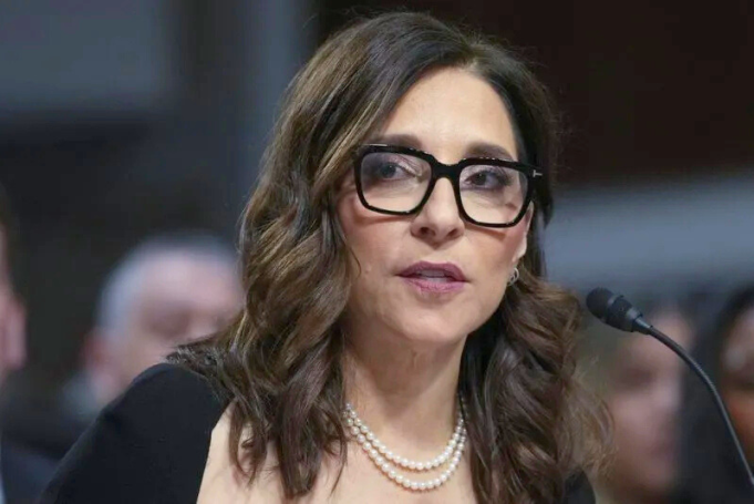 Linda Yaccarino deja el cargo de directora ejecutiva de X