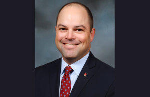 Roberts fue designado para un nuevo rol en el Equipo de Políticas de la Federación: un nombramiento clave para impulsar iniciativas políticas. Roberts fue designado para un nuevo rol en el Equipo de Políticas de la Federación un nombramiento clave para impulsar iniciativas políticas.