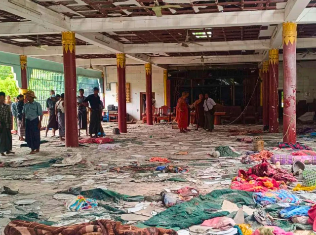 Un ataque aéreo contra un monasterio budista en la región de Sagaing, Myanmar, mata a 23 personas.