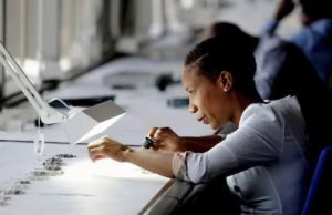 Botsuana Declara Emergencia de Salud Pública al Agotarse los Medicamentos en los Hospitales Botsuana ha declarado una emergencia de salud pública después de que los hospitales del país se quedaran sin medicamentos esenciales.