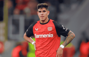 El Arsenal se Une a la Carrera por Piero Hincapié del Bayer Leverkusen El Arsenal ha entrado en la carrera por fichar al defensor ecuatoriano Piero Hincapié, quien actualmente juega en el Bayer Leverkusen.