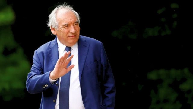 Francia se encuentra al borde de una crisis política después de que el Primer Ministro François Bayrou anunciara que someterá su gobierno a una moción de confianza.