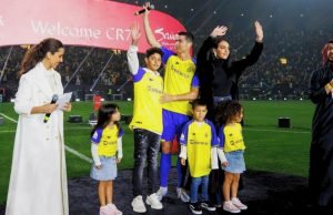 “Hijos del Pecado”: La Relación de Ronaldo y Georgina Genera Controversia en Arabia Saudita La relación entre Cristiano Ronaldo y Georgina Rodríguez ha sido motivo de conversación en todo el mundo. Sin embargo, en Arabia Saudita, donde Ronaldo juega para el Al-Nassr