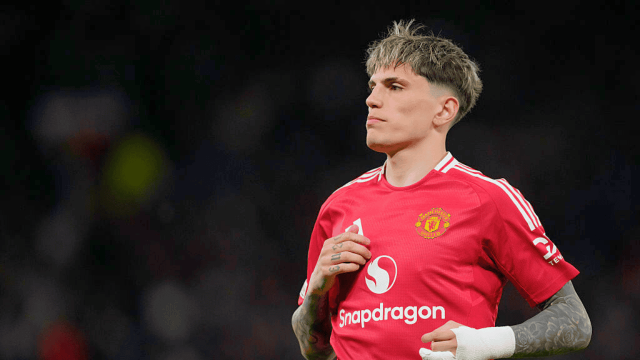 El exfutbolista y exdefensa del Chelsea, William Gallas, ha hecho un llamado urgente a su antiguo club para que intente fichar al joven talento del Manchester United, Alejandro Garnacho.