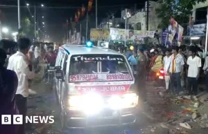 Al menos 40 muertos en enamoramiento en el mitin político en la India