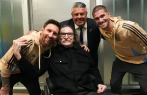 Charly García fue a ver a Lionel Messi en su último partido oficial con la Selección en Argentina: “” Que Dios te bendiga””
.