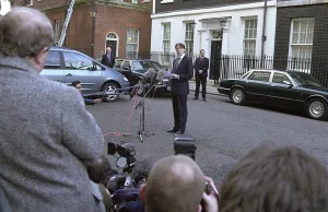 Cómo el escándalo de Epstein reclamó el “Príncipe de la Oscuridad” de Gran Bretaña