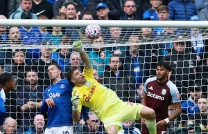 Dibu Martínez, el ángel guardián del Aston Villa: brilló con atajadas clave y mantuvo el arco en cero