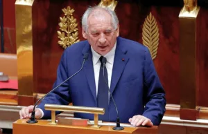 El Primer Ministro francés pierde la moción de confianza: la política francesa en crisis En un giro dramático de los acontecimientos, el Primer Ministro francés, Élisabeth Borne, ha perdido una moción de confianza en la Asamblea Nacional.