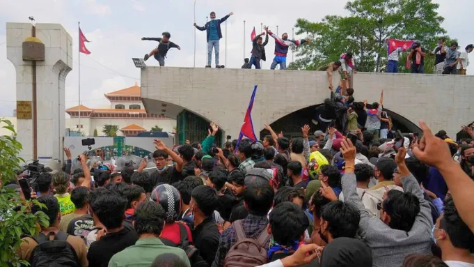 Las protestas en Nepal han alcanzado un punto crítico, con un balance de 22 muertos en los últimos días, según informa la BBC.