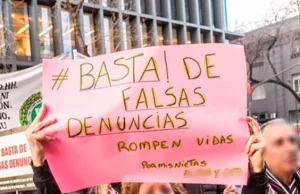 La Plata marcha contra las falsas denuncias: "Rompen vidas"