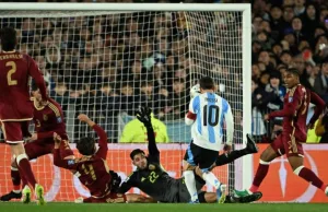 Lionel Messi marcó dos goles en la emotiva noche de Eliminatorias Sudamericanas