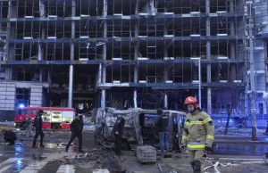 Los ataques de drones y misiles rusos matan al menos tres en Kiev