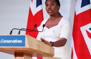 PMQS: Starmer tiene dolor de cabeza mientras Badenoch sondea los lazos de Epstein de Mandelson