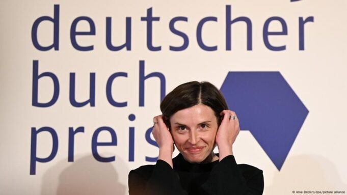 Dorothee-Elmiger-gana-el-Premio-del-Libro-Aleman-2025.jpg