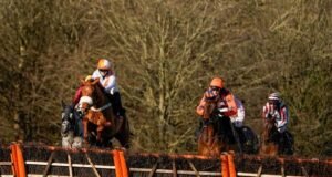 Selecciones de carreras de caballos de Newsboy para las cuatro reuniones del miércoles, incluido Chepstow Nap