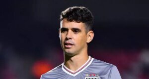 La actualización de salud de los Oscar surge después de que la ex estrella del Chelsea fuera llevada a la UCI tras un colapso