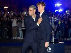 Carlos Alcaraz da marcha atrás en la postura de amistad de Jannik Sinner mientras el ícono del tenis responde