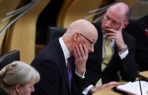 STEPHEN DAISLEY: ¿Swinney gira como una lavadora? Que alguien llame a un técnico de Hotpoint…