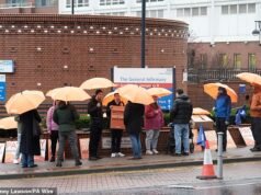 El apoyo de los médicos residentes a las huelgas se desvanece a medida que se presentan a trabajar más personalities que en huelgas anteriores, dicen líderes de salud