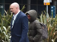 Naga Munchetty muestra la tensión cuando sale del desayuno de la BBC con un guardia de seguridad mientras enfrenta una investigación formal por acusaciones de intimidación.