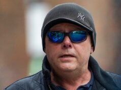 Un estafador de lotería que utilizó un billete falso para robar £2,5 millones antes de ser encarcelado devuelve casi £1 millón, pero el resto aún está pendiente