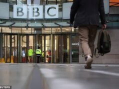 NIGEL FARAGE: Es mentira decir que Reform quiere abolir la BBC. Pero SÍ queremos eliminar la tarifa de licencia y poner fin a su cultura de burlarse de nuestro país.