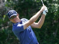 Adam Schenk resiste vientos brutales en Bermudas para lograr la primera victoria de su carrera