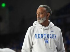 Resumen: El N° 14 Michigan acelera al N° 18 Notre Dame en Detroit