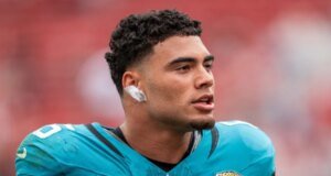 Los Jaguars abren la ventana de práctica de 21 días del TE Brenton Strange