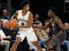 Wesley Yates III de Washington aporta mano caliente al juego contra Southern