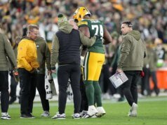 Los Packers colocan al OL Elgton Jenkins (pierna) en la lista de reservas lesionados