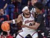 Backcourt lleva al No. 14 Illinois a chocar con Colgate