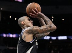 Kyle Kuzma y los Bucks intentan generar impulso contra los Lakers