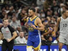 Resumen de la NBA: Stephen Curry anota 49 mientras los Warriors vencen a los Spurs