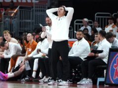 Tibios tiradores de Texas buscan soluciones contra Rider