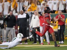 Un ataque terrestre explosivo impulsa al número 13 de Utah a derrotar a Baylor