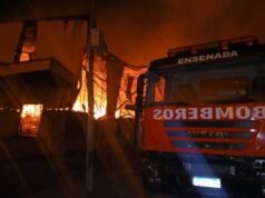 Bomberos de La Plata, Berisso y Ensenada se sumaron a combatir el incendio en el predio industrial de Ezeiza