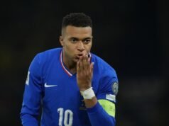 Una leyenda del PSG carga contra Mbappé: "Hay jugadores hartos del trato de favor hacia él"