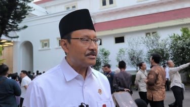 689349d0d3792-menteri-sosial-mensos-saifullah-yusuf-alias-gus-ipul_375_211.jpg