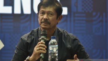 68db3b375d496-pelatih-timnas-indonesia-u-23-indra-sjafri_375_211.jpg