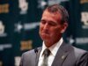 Baylor AD Mack Rhoades se despide y también se retira como presidente de la CFP