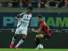 Hinchas de Flamengo dominan la Arena Pernambuco y provocan a los hinchas de Sport en el partido decisivo del Brasileirão