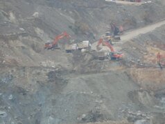 Se busca al directivo que quedó enterrado bajo los escombros