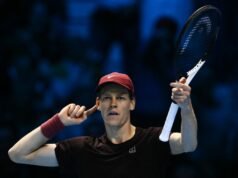 Jannik Sinner se roba el movimiento característico de Carlos Alcaraz en el apropiado final de la temporada 2025